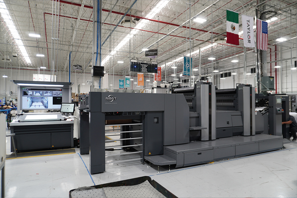 Prensa Offset RMGT 970: tecnología de impresión de alto rendimiento.